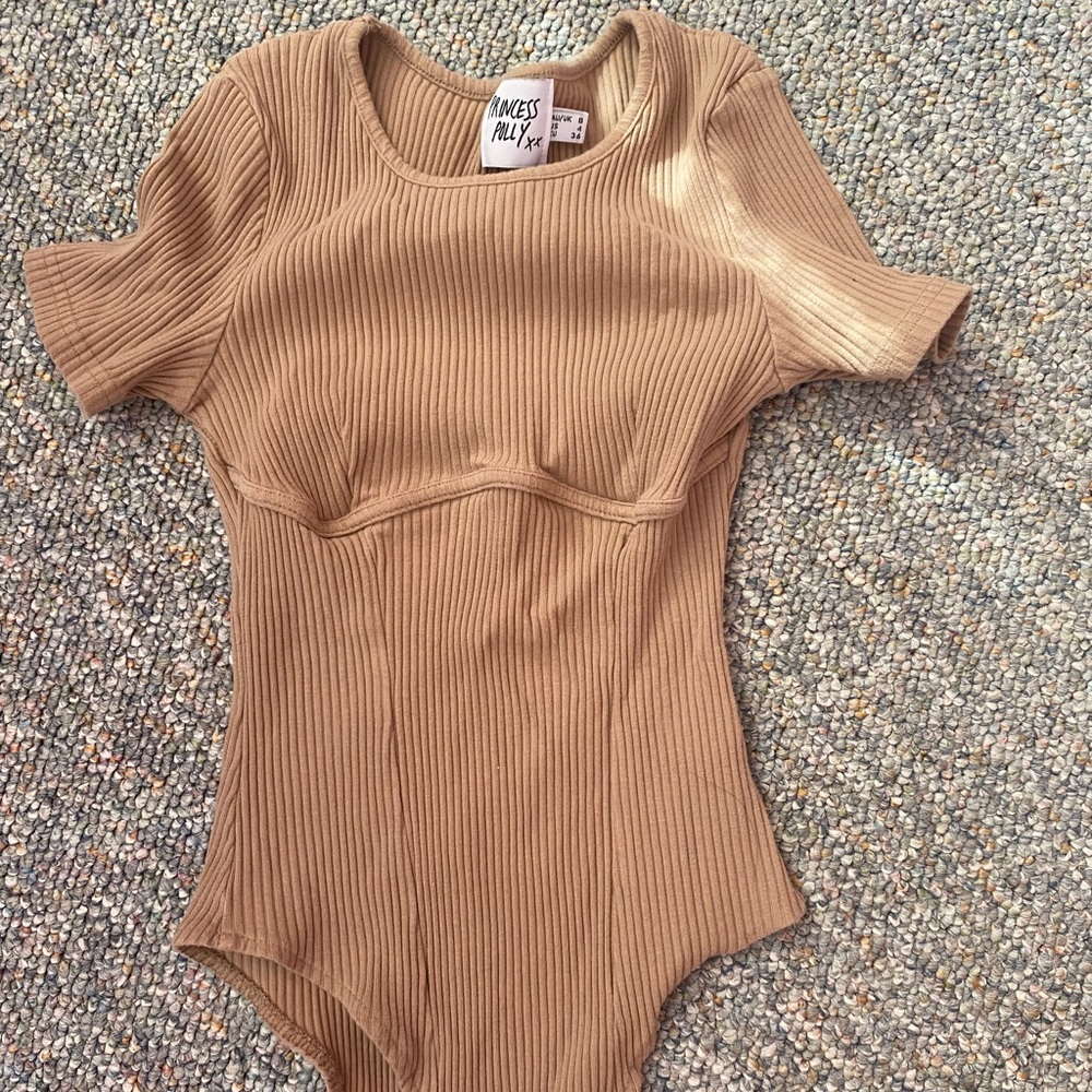 🤎PRINCESS POLLY RIBBED SHAPING BODYSUIT🤎